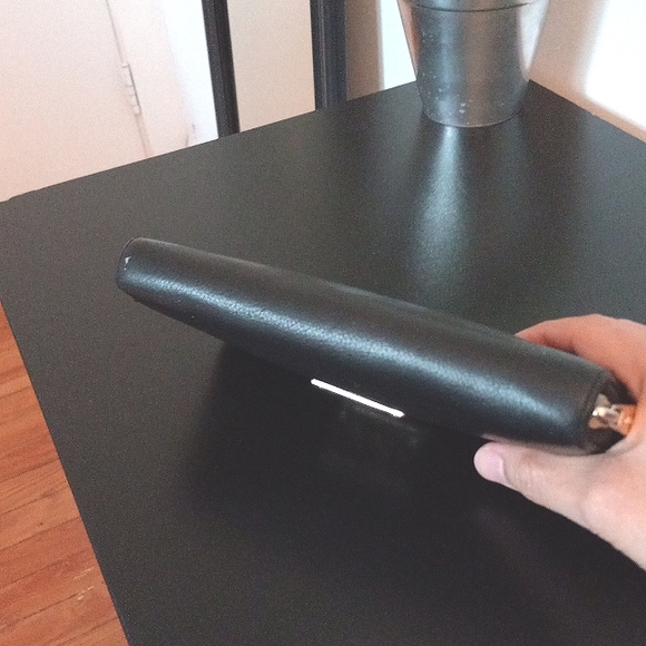 Michael Kors wallet - Picture 9 of 15